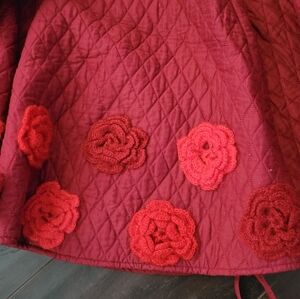 Anthro inspired quilted christmas tree skirt with knit flowers